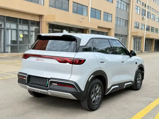 BYD Yuan UP — Фото автомобиля 11
