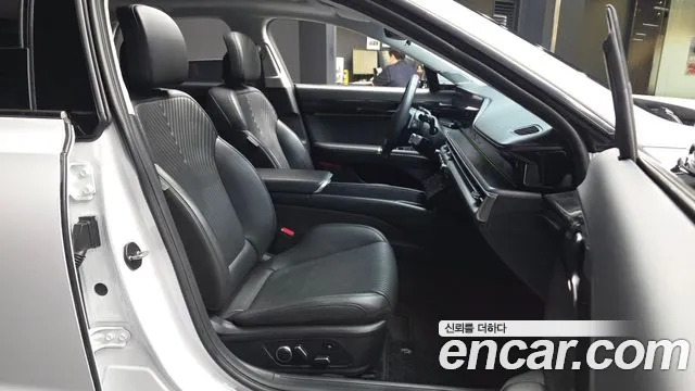 Hyundai Grandeur Grandeur (GN7) 2.5 Бензин 2WD — Фото автомобиля 11