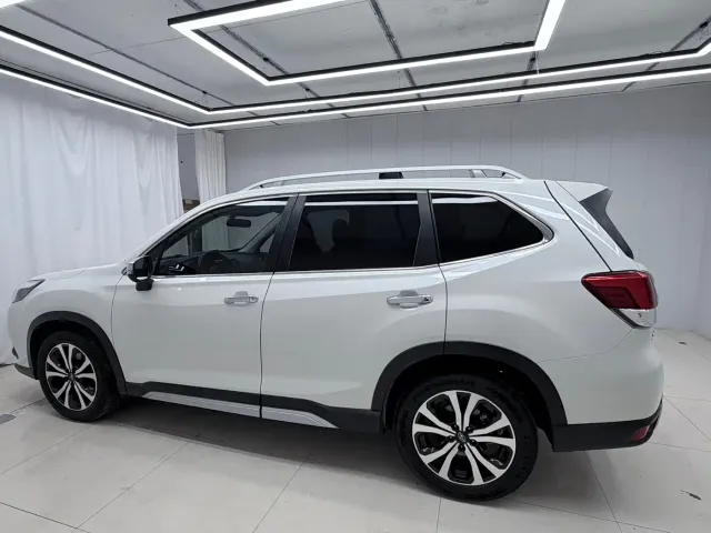 Subaru Forester — Фото автомобиля 6