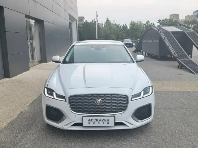 Jaguar XFL — Фото автомобиля 3
