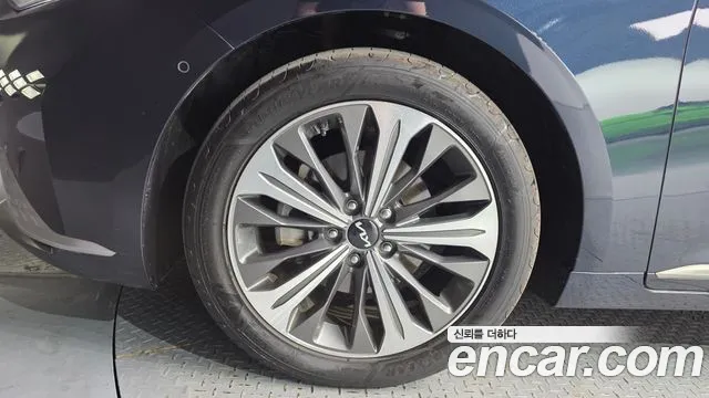 Kia K8 Signature — Фото автомобиля 5