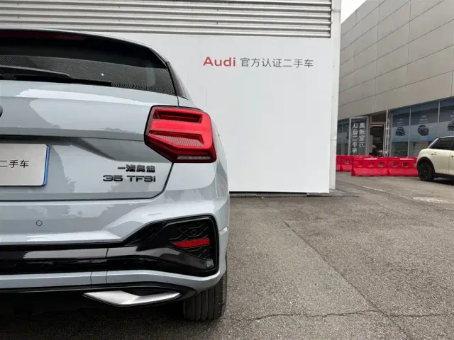 Audi Q2L — Фото автомобиля 12