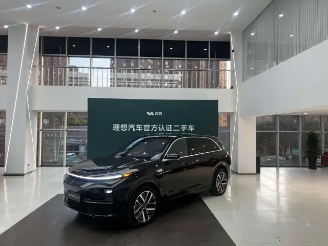 Фотография автомобиля — Li Auto L7