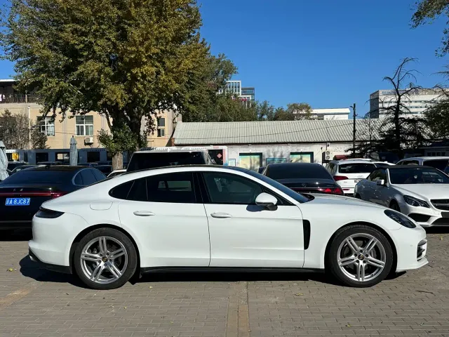 Porsche Panamera — Фото автомобиля 11