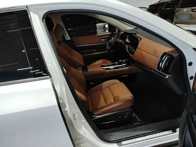 Nissan Terra — Фото автомобиля 24