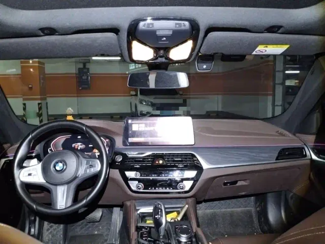 BMW 5 Series — Фото автомобиля 5