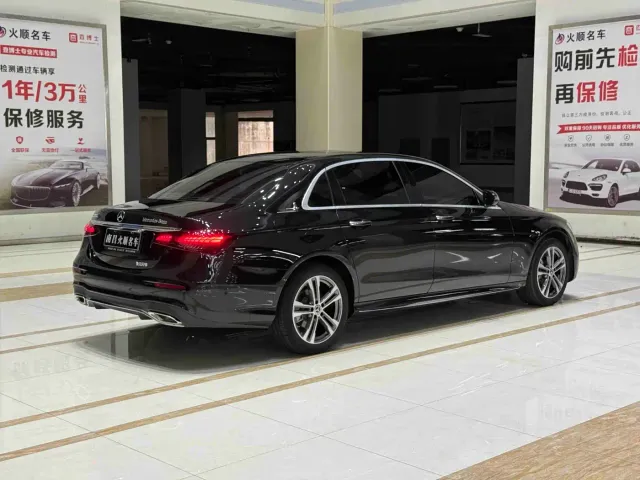 Mercedes-Benz E-Class — Фото автомобиля 5