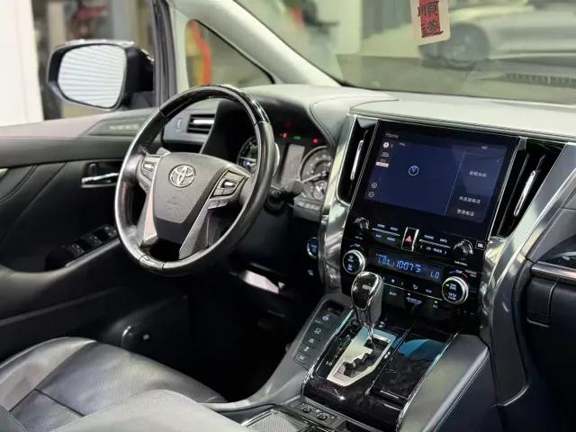 Toyota Vellfire — Фото автомобиля 8