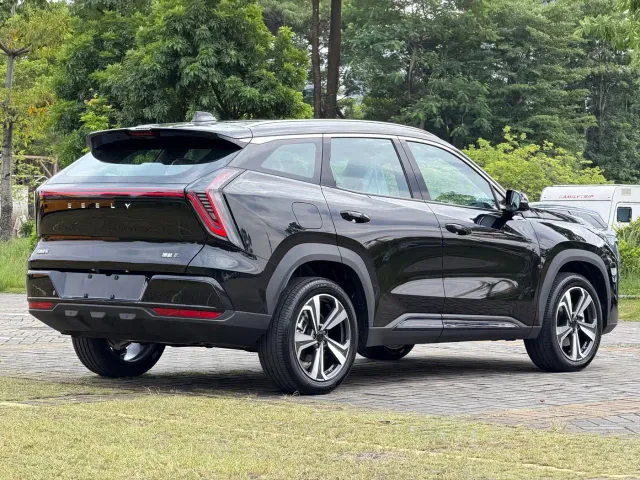 Geely Boyue L — Фото автомобиля 6
