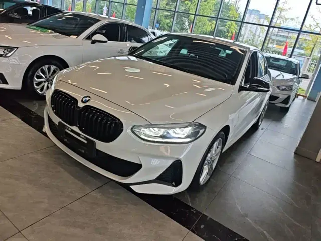 Фотография автомобиля — BMW 1 Series