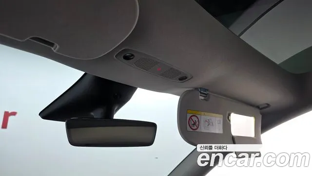 Tesla Model Y — Фото автомобиля 25