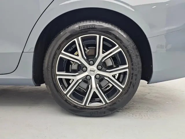Volvo S60 — Фото автомобиля 18