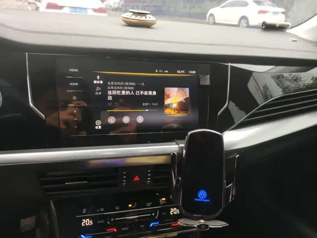 Volkswagen Passat — Фото автомобиля 13