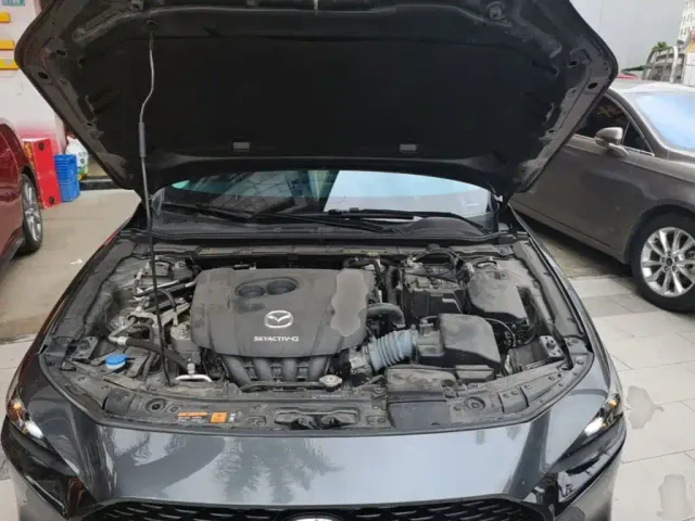Mazda Axela — Фото автомобиля 19