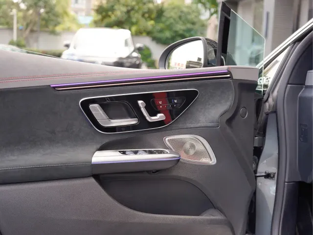 Mercedes-Benz EQE AMG — Фото автомобиля 20