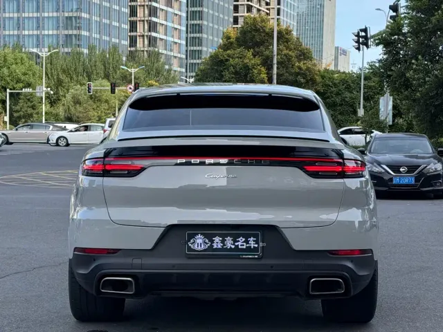 Porsche Cayenne — Фото автомобиля 20