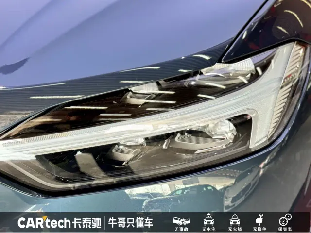 Volvo XC60 — Фото автомобиля 6