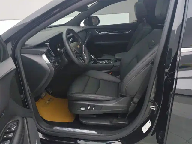 Cadillac XT5 — Фото автомобиля 9
