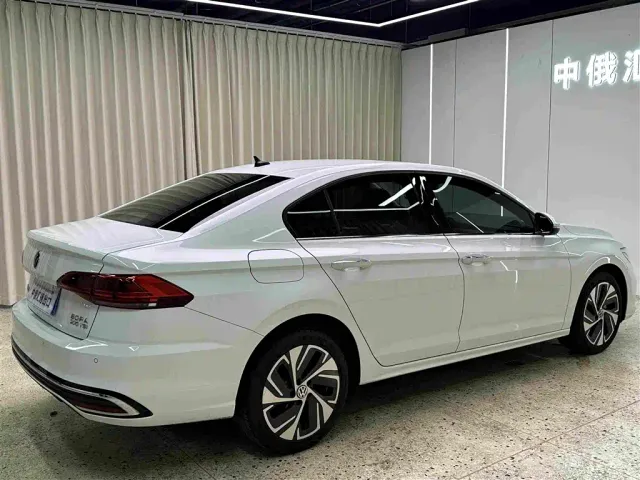 Volkswagen Bora — Фото автомобиля 5