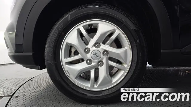 Hyundai Venue — Фото автомобиля 5