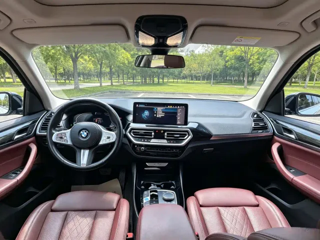 BMW iX3 — Фото автомобиля 8
