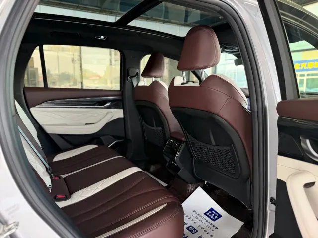 Geely Xingyue L — Фото автомобиля 12