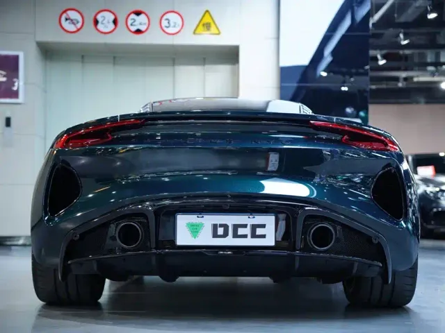 Lotus Emira — Фото автомобиля 19