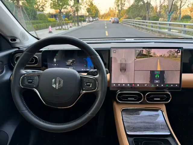 Leapmotor C11 — Фото автомобиля 8