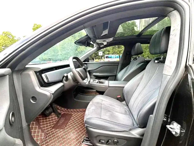 Voyah Auto Voyah Zhiyin 2024 Long Range Super Charging Edition — Фото автомобиля 7