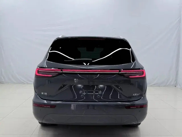 Aito M7 — Фото автомобиля 15