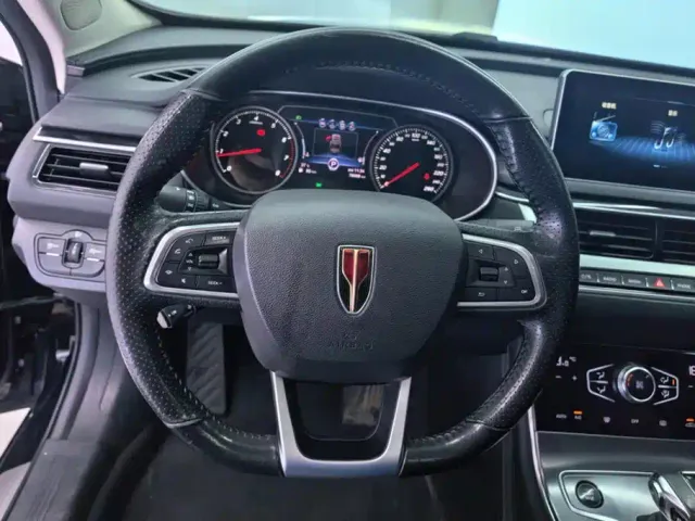 Hongqi H5 — Фото автомобиля 15