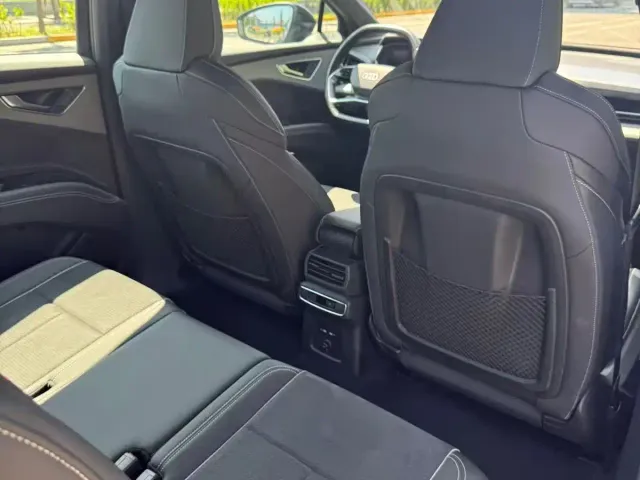 Audi Q5 e-tron — Фото автомобиля 13