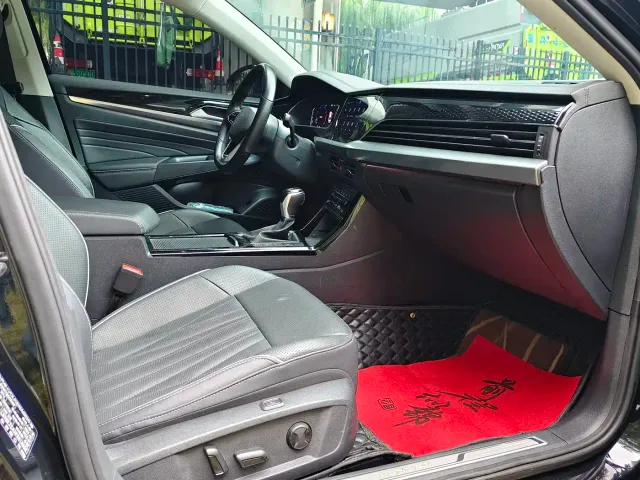 Volkswagen Passat — Фото автомобиля 13