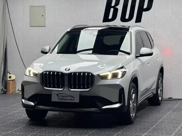 Фотография автомобиля — BMW X1