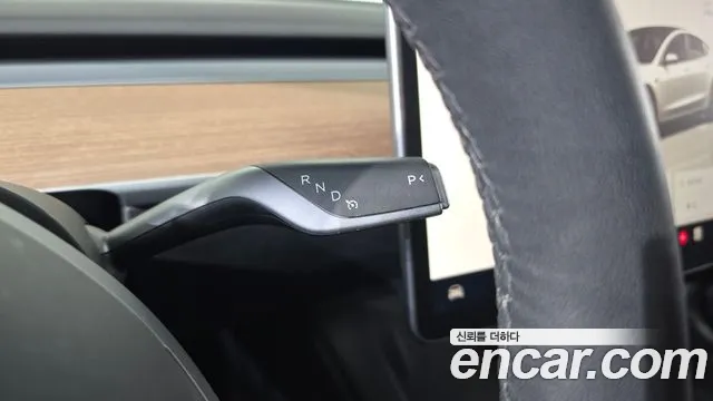 Tesla Model 3 — Фото автомобиля 9