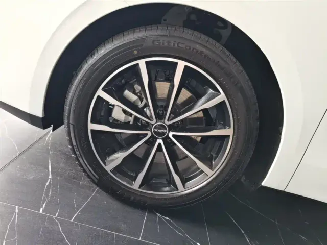 Roewe D7 — Фото автомобиля 22