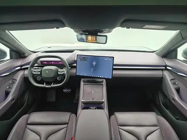 Xpeng P7 — Фото автомобиля 6