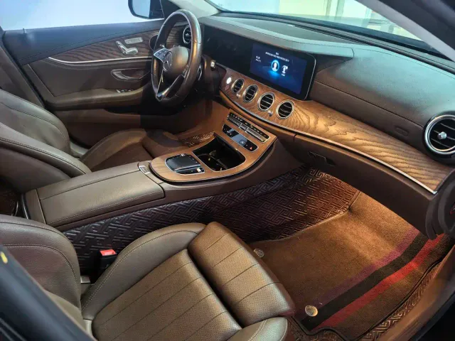 Mercedes-Benz E-Class — Фото автомобиля 7