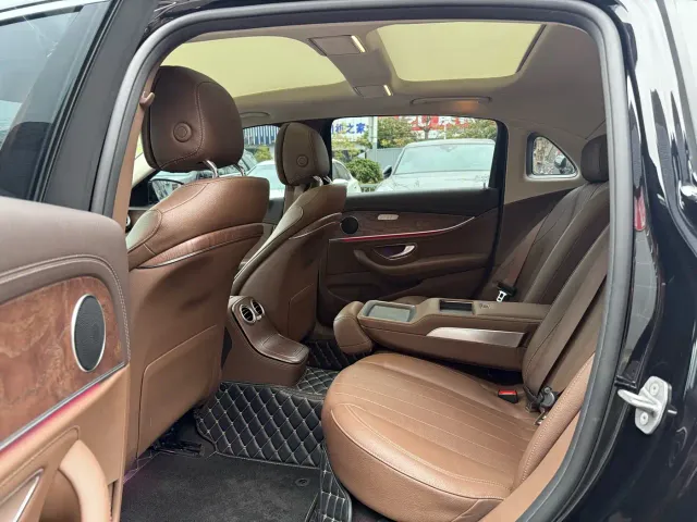 Mercedes-Benz E-Class — Фото автомобиля 6
