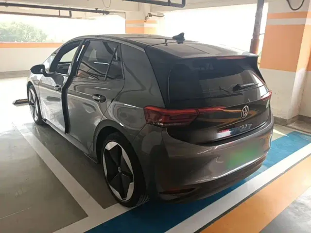 Volkswagen ID.3 — Фото автомобиля 4