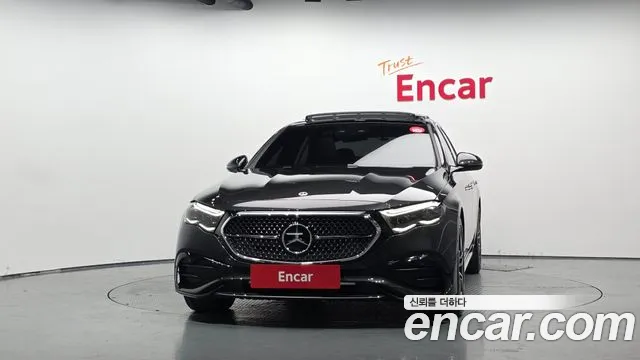 Фотография автомобиля — Mercedes-Benz E-Class