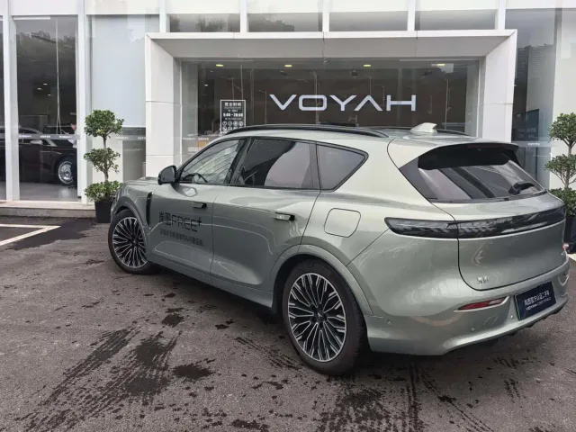 Voyah FREE — Фото автомобиля 2