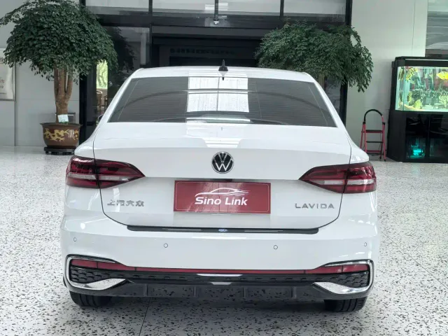 Volkswagen Lavida — Фото автомобиля 5