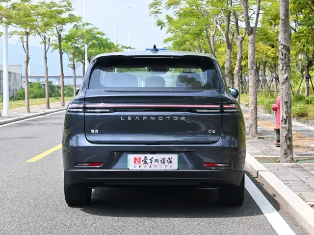 Leapmotor C10 — Фото автомобиля 5