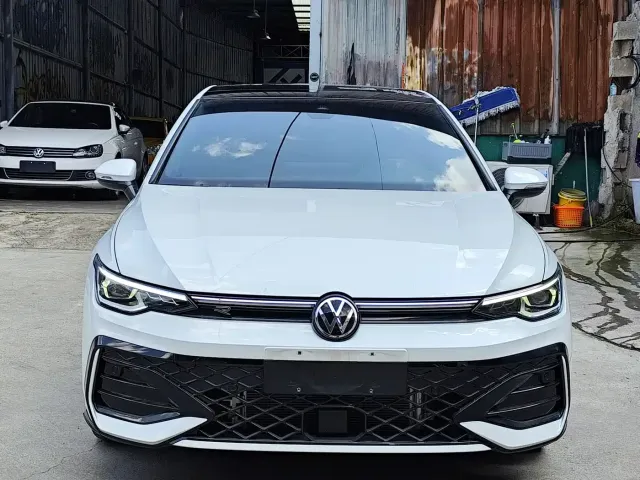 Volkswagen Golf — Фото автомобиля 2