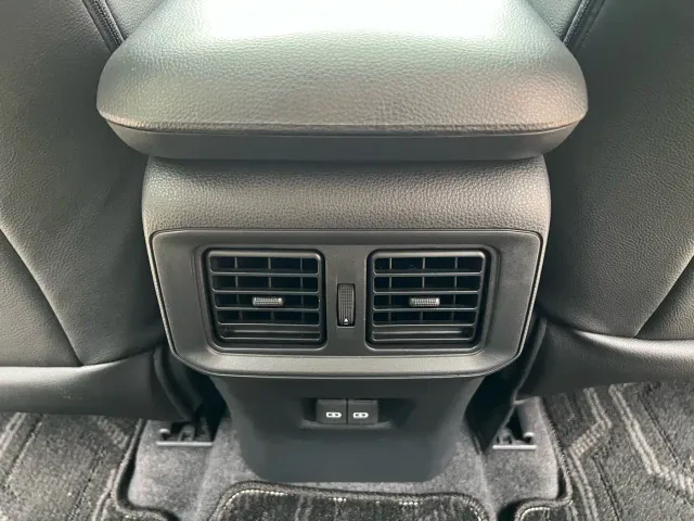Toyota RAV4 — Фото автомобиля 15
