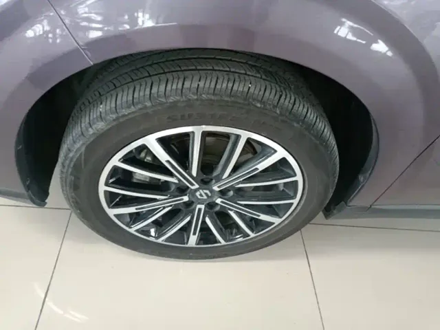Leapmotor B10 — Фото автомобиля 21