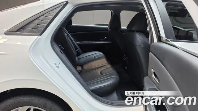 Hyundai Avante CN7 — Фото автомобиля 11
