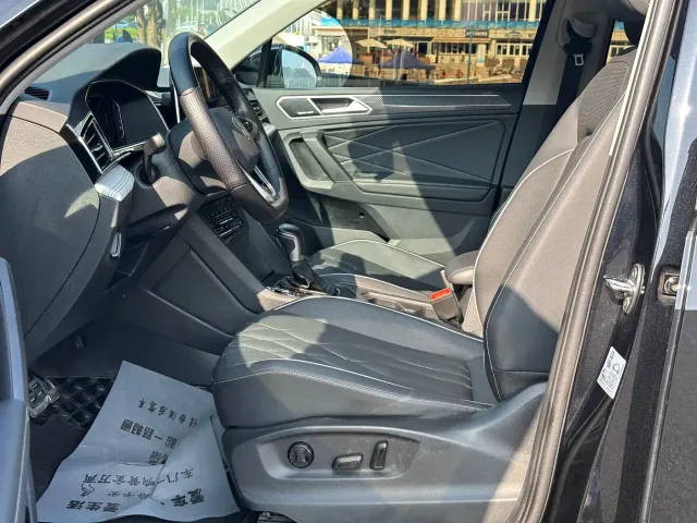 Volkswagen Tiguan L — Фото автомобиля 5