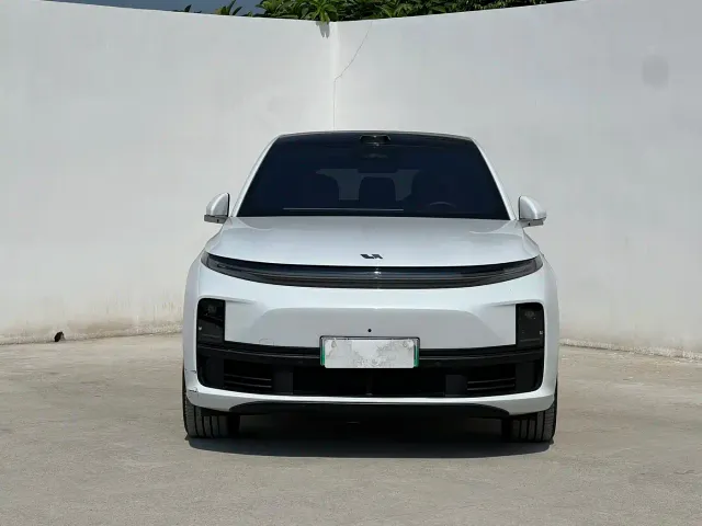 Li Auto L7 — Фото автомобиля 11